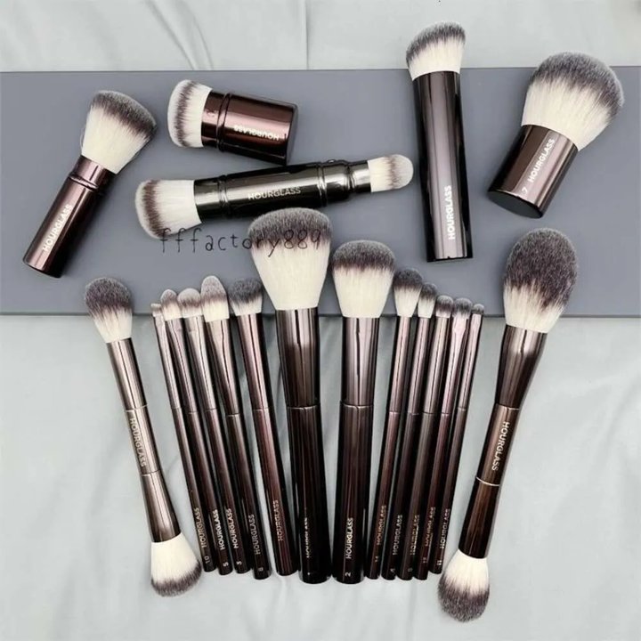 Mastering Mac Professional_ 32-Piece Makeup Brush Set for Flawless Faces
