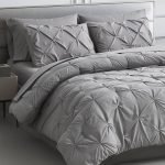 Timeless_elegance_black_and_white_bedding_set_queen_size_essentials