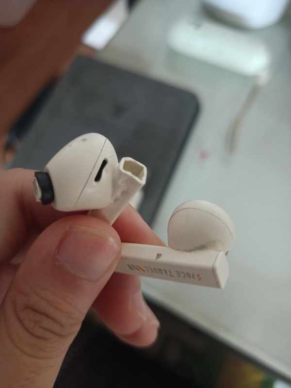 The Best Budget Wireless Earbuds on Reddit