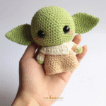 Big Baby Yoda Crochet Pattern_1