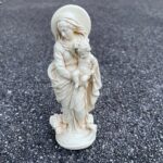Miniature_baby_head_sculpture_on_1_6_scale
